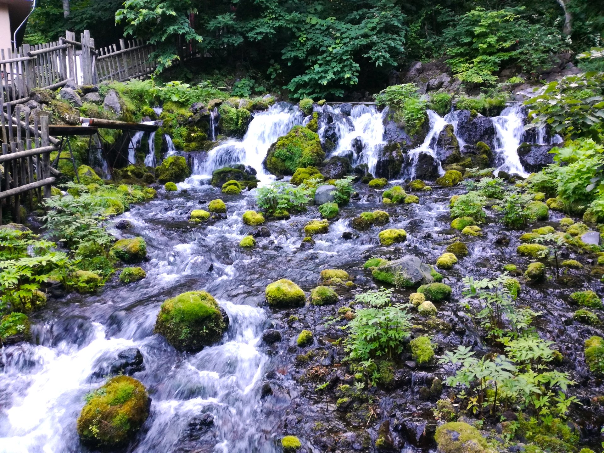 🏞️ 분출 공원 (후키다시 코엔) 이미지 1